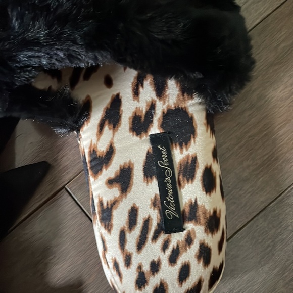 Slippers victoria secret size M - Picture 3 of 4
